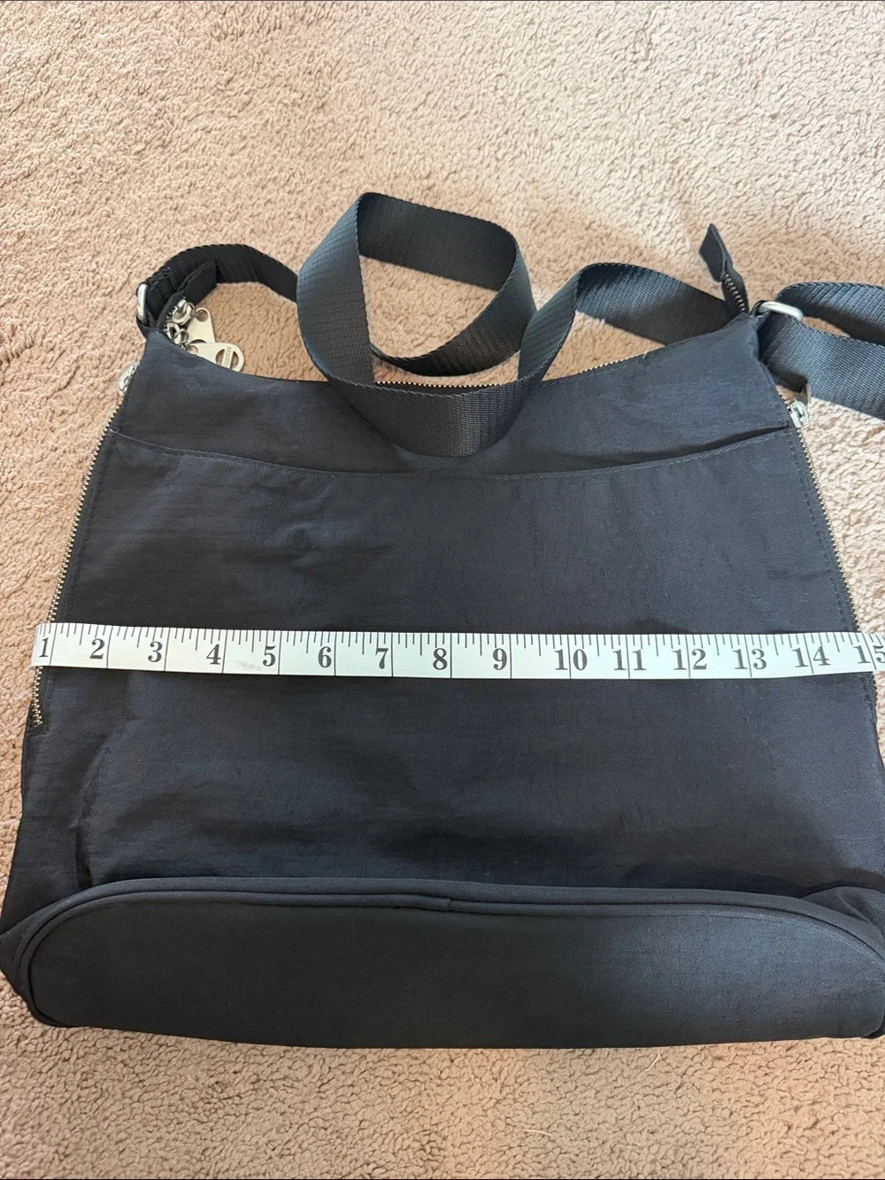 Baggallini Helenski Black Crossbody Hobo Bag Silver Hardware RFID Card Slots